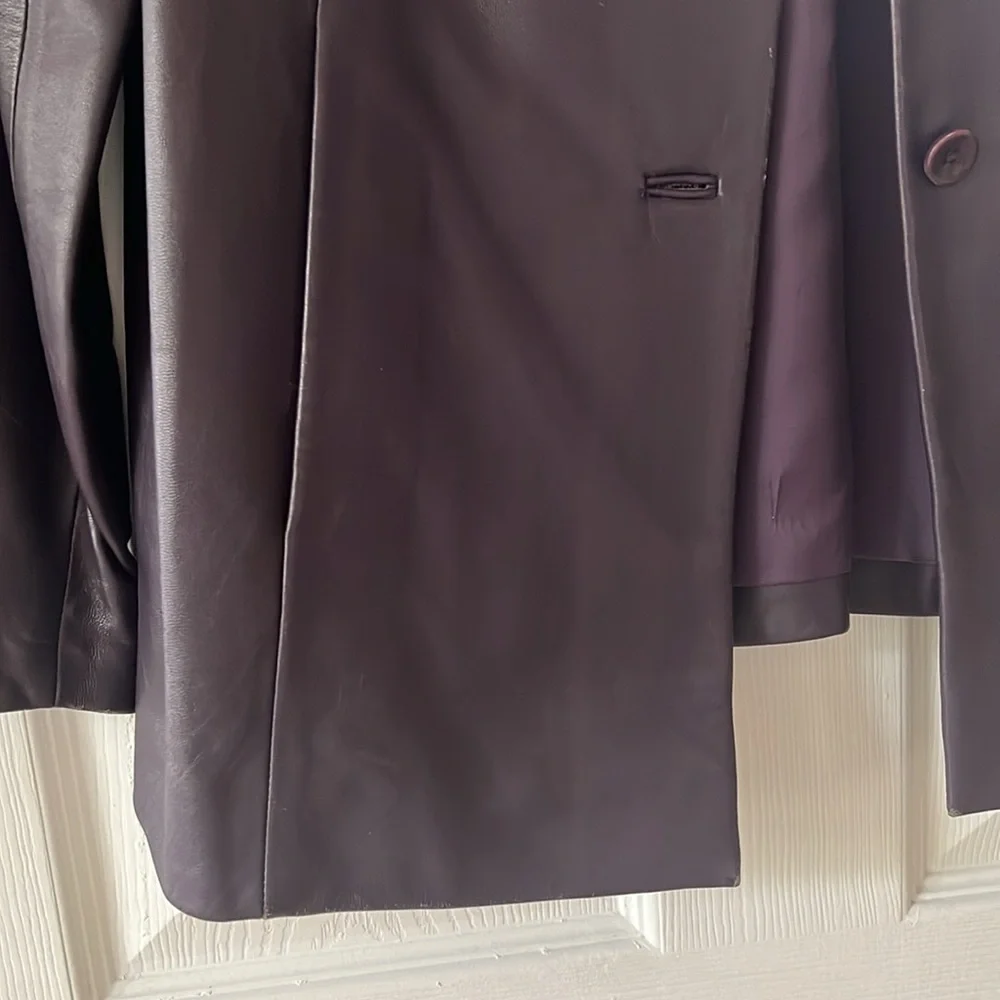 Like new 100% genuine leather Valerie Stevens jacket sz M purple - Picture 4 of 4